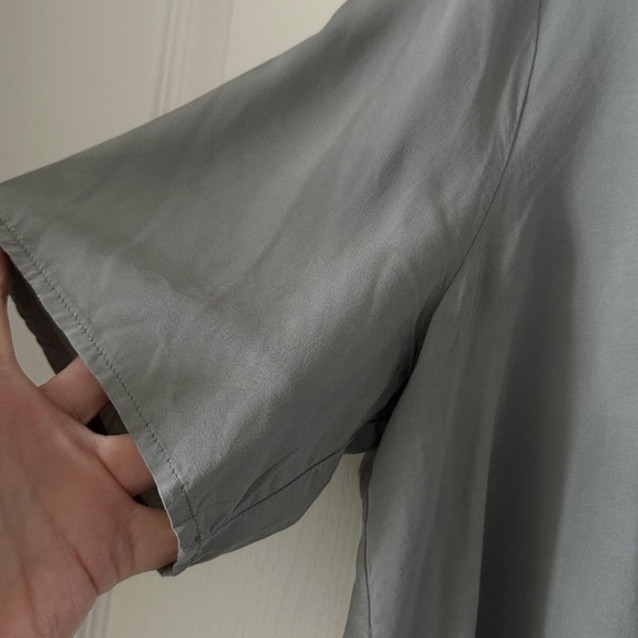 Summer Top with Interesting Back - Picture 6 of 9